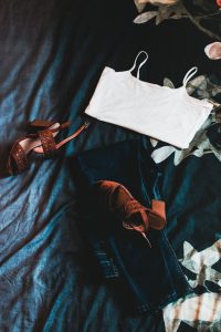 Shein é confiável para comprar em 2026? Veja riscos, cuidados e vantagens